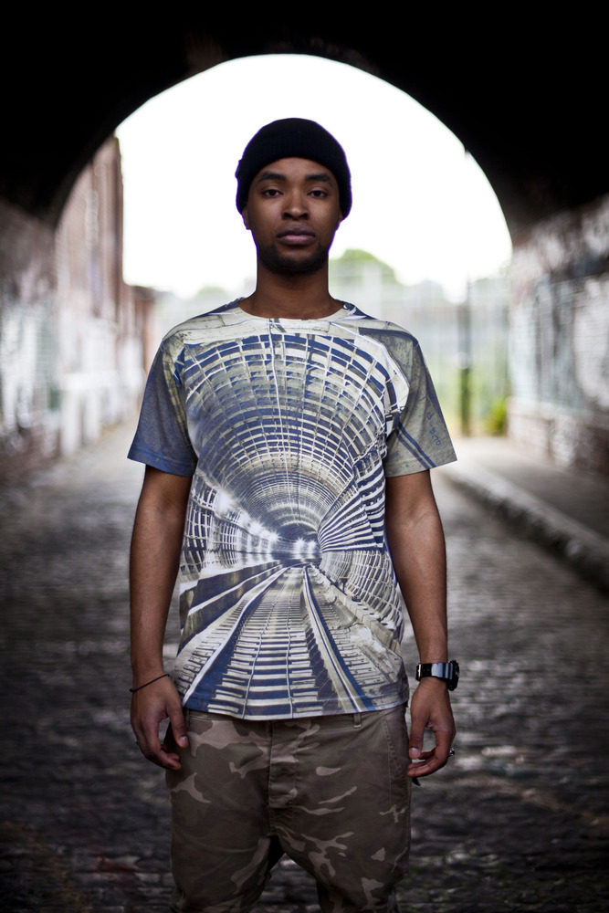 Tunnel_vision_Tshirt_2a_
