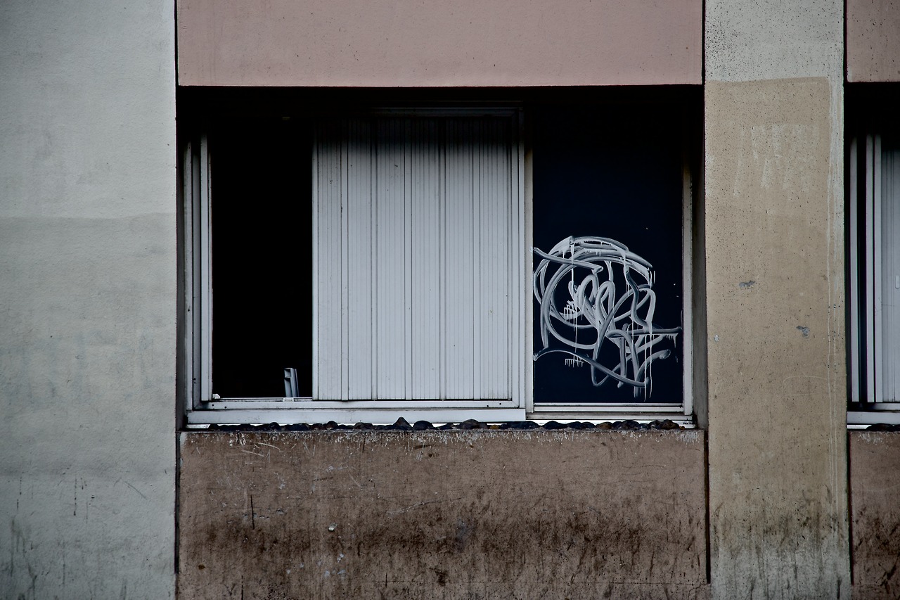 Tomek_PAL_Streets-of-Paris_2