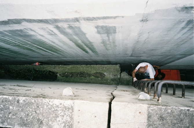 Horfe_Ken-Sortais_Swimming-pool_Graffiti_01