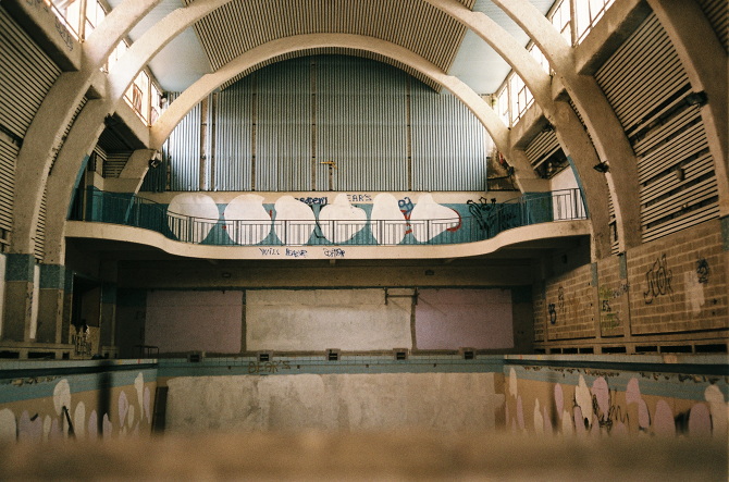 Horfe_Ken-Sortais_Swimming-pool_Graffiti_02