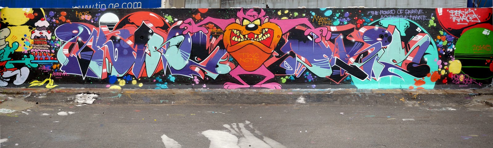 SprayDaily_Graffiti_Ikaros_Dekis